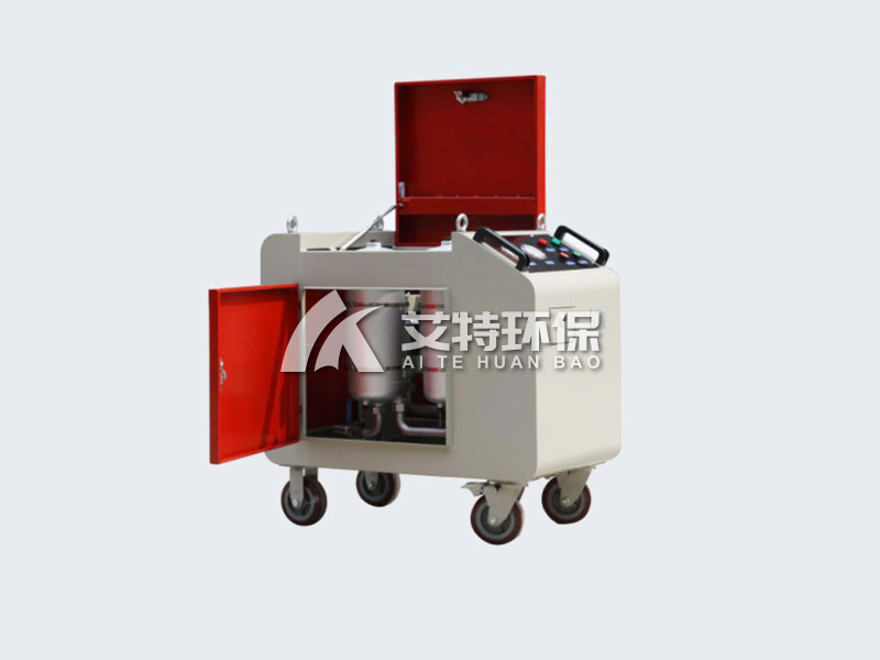 Box type mobile oil filter truck