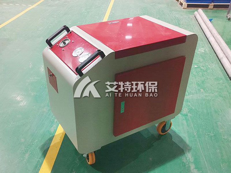 Box type mobile oil filter truck