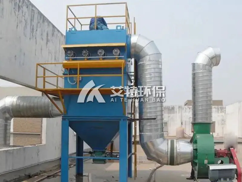 Vertical filter cartridge dust collector