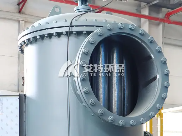 Multi-core self-cleaning filter