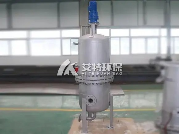 Fully automatic external scraper self-cleaning filter