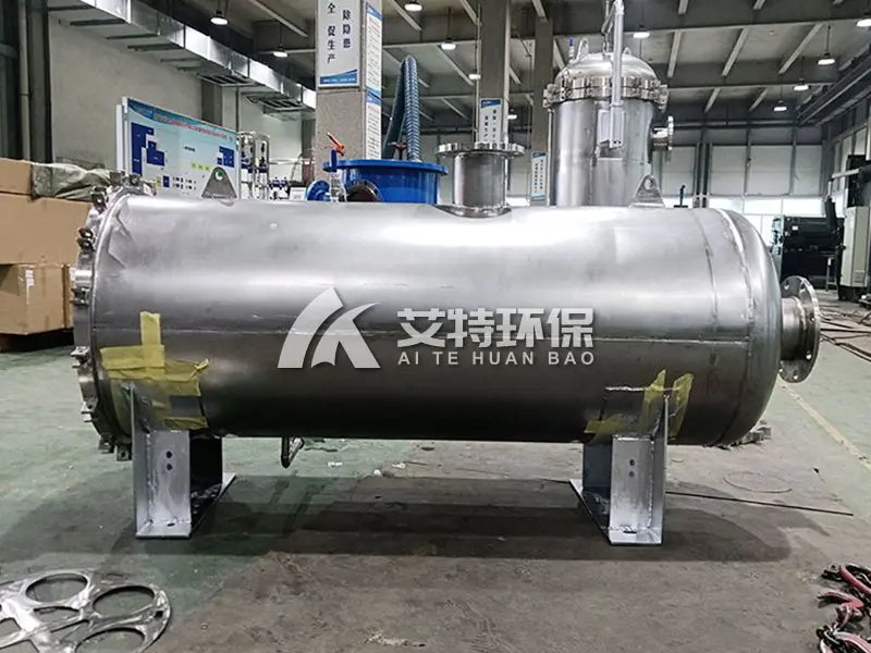 Large flow security filter for water treatment