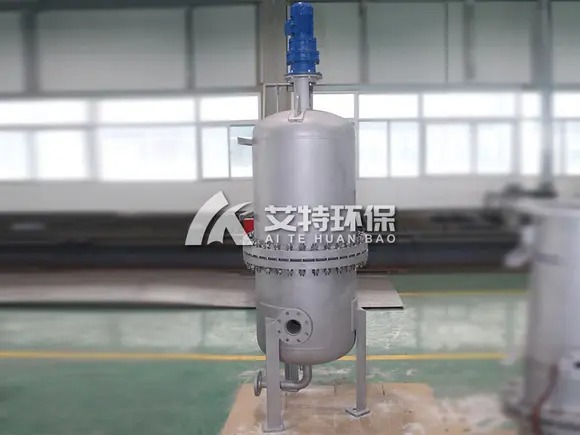 Multi-column self-cleaning filter