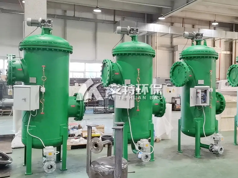 Brush type pipeline automatic backwash filter