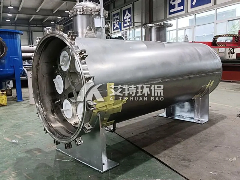 Large flow security filter for water treatment