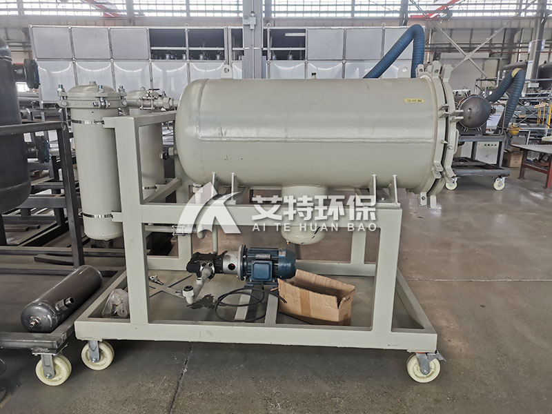 Anti-fuel coalescence dehydration oil filter machine