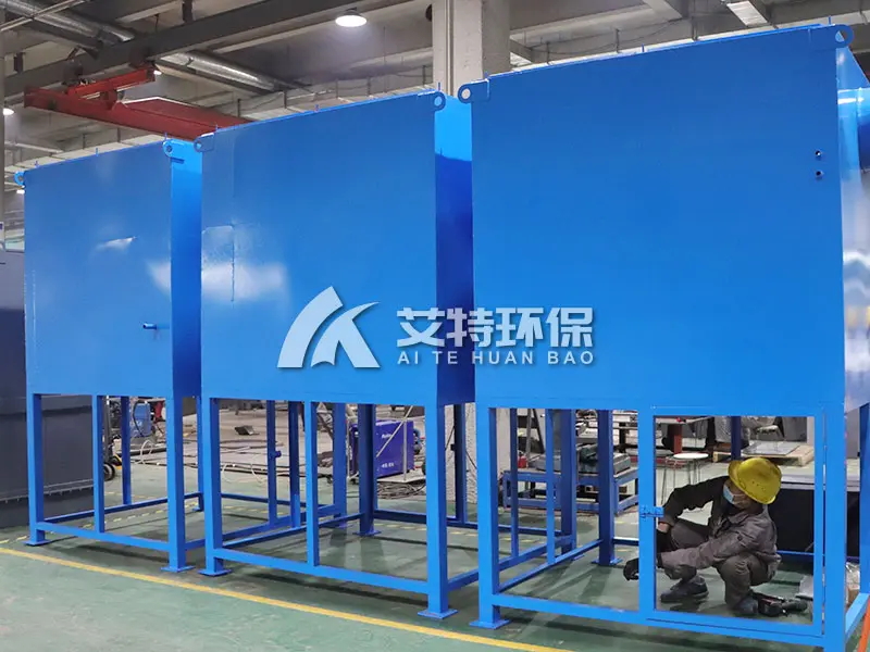 Transverse cartridge dust collector