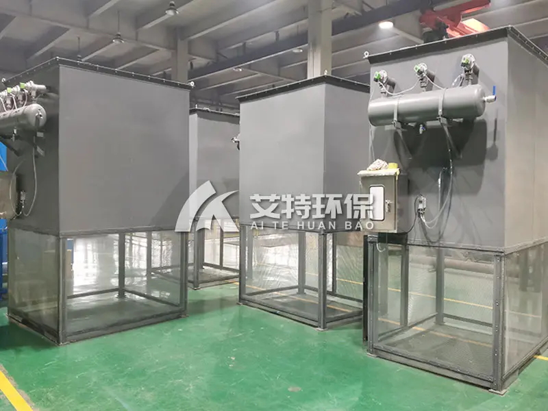 Industrial gas turbine self-cleaning air filter