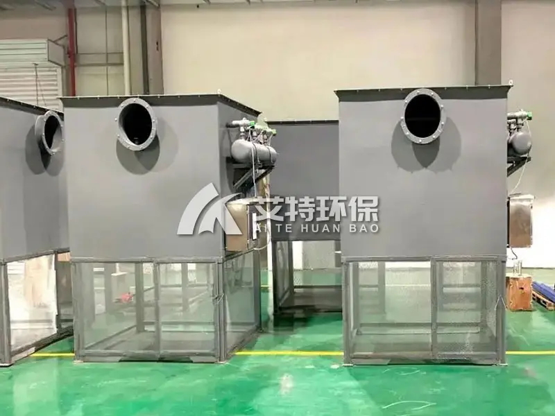 Chemical plant self-cleaning air filter