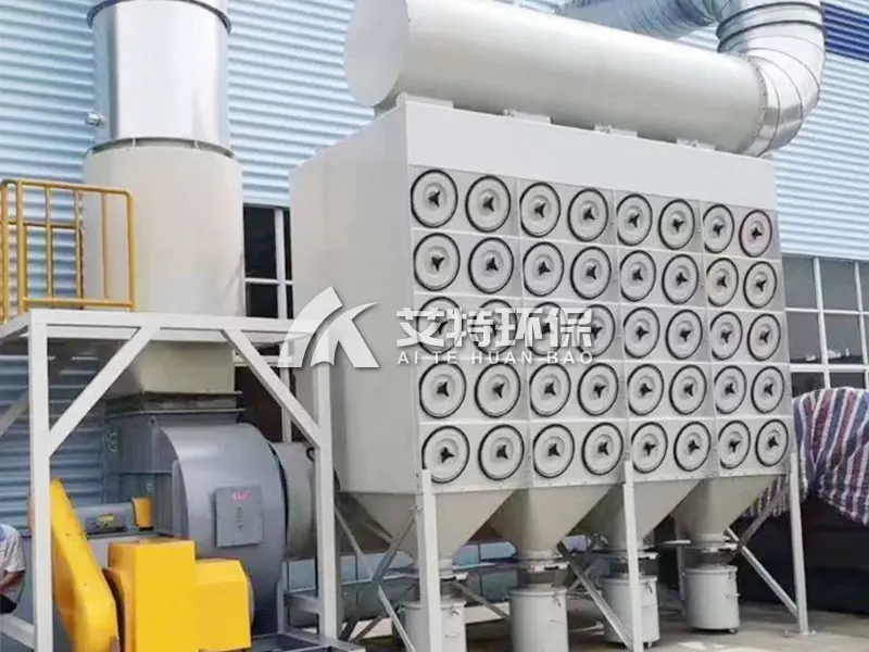 Pulsed jet cartridge dust collector